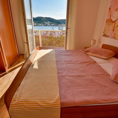 Apartmani Jasmina Supetarska Draga Exterior foto