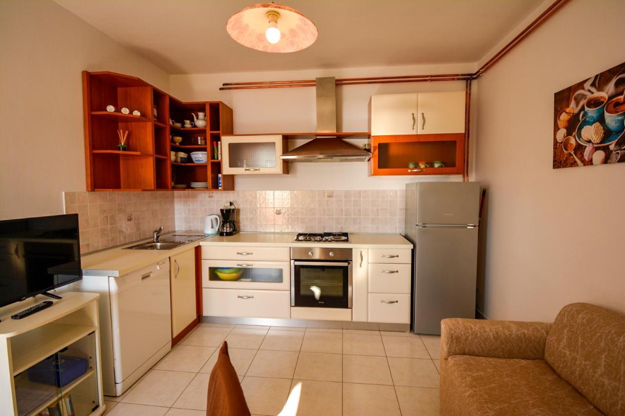Apartmani Jasmina Supetarska Draga Exterior foto