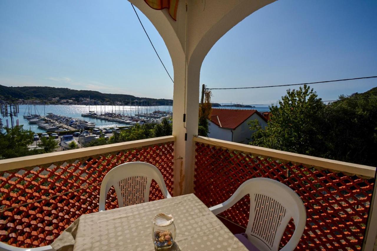 Apartmani Jasmina Supetarska Draga Exterior foto