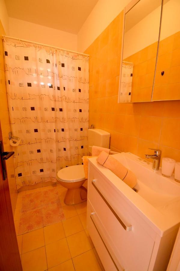 Apartmani Jasmina Supetarska Draga Exterior foto