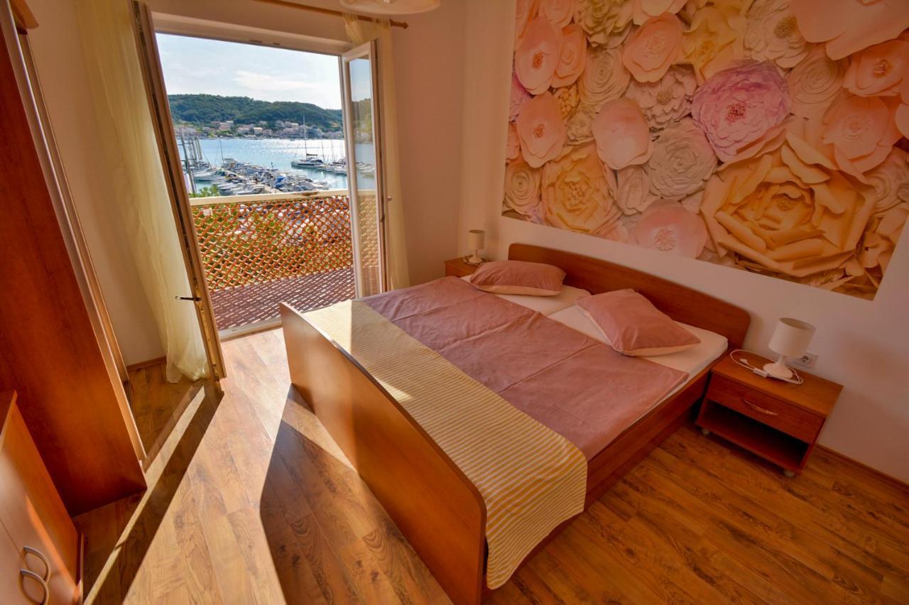 Apartmani Jasmina Supetarska Draga Exterior foto
